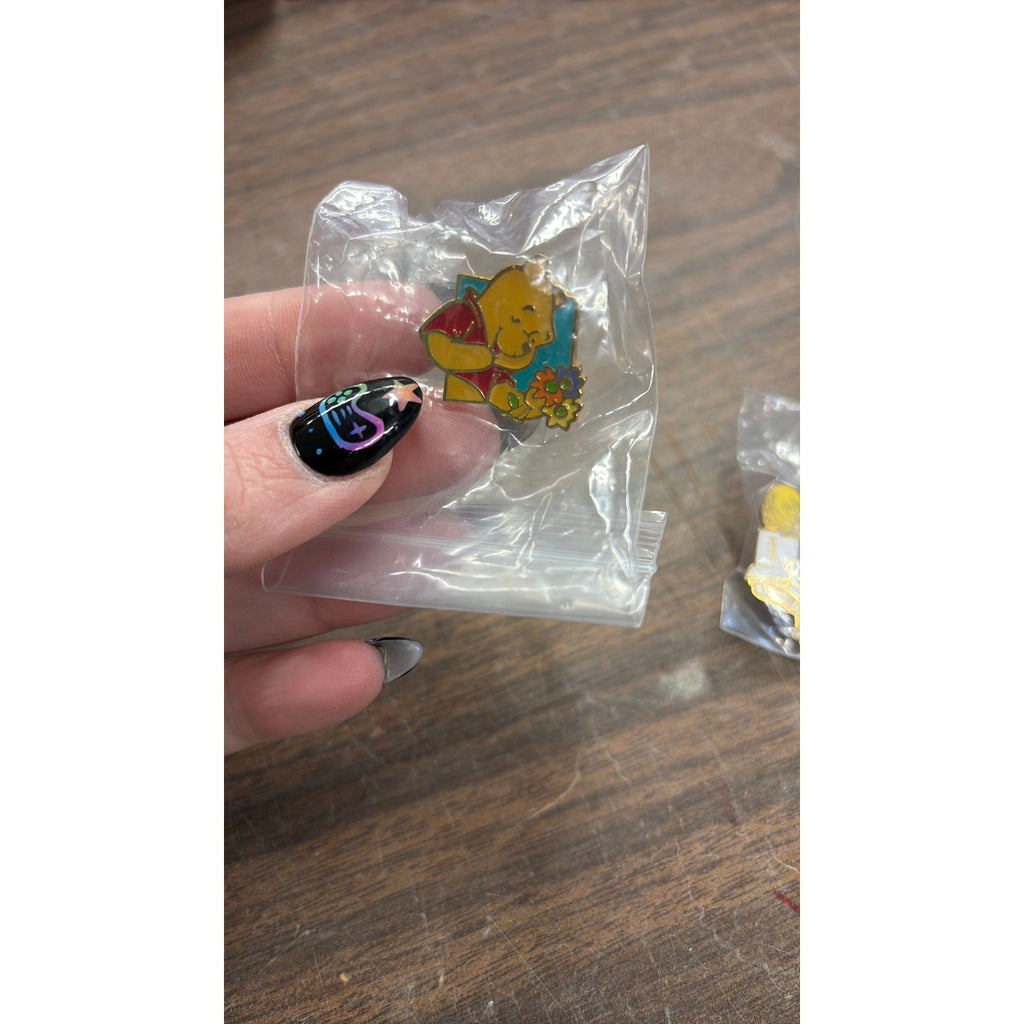Winnie the Pooh Vintage Disney pins - lot of 2