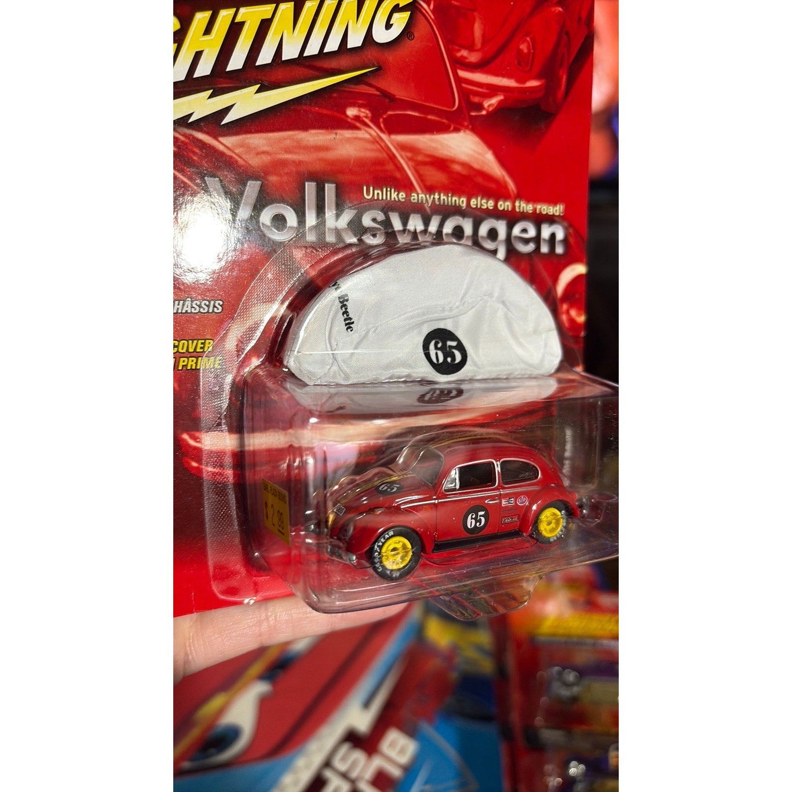 Johnny Lightning Volkswagen 1965 Beetle Rallye Red Car #65 W/Matching Car Cover