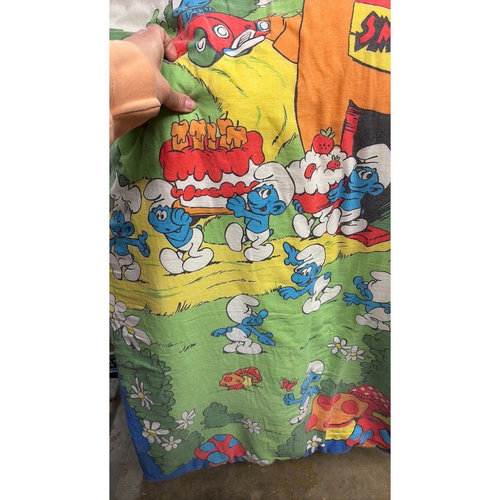 Vintage The Smurfs Sleeping Bag 1980's  - Working Zippers - Some Wear - B4