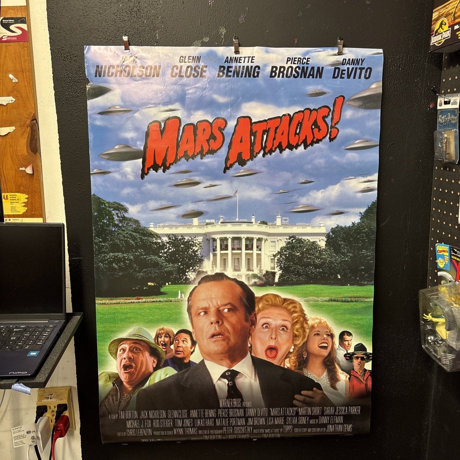 1996 Mars Attacks Movie Poster Single Sided 40" x 27"