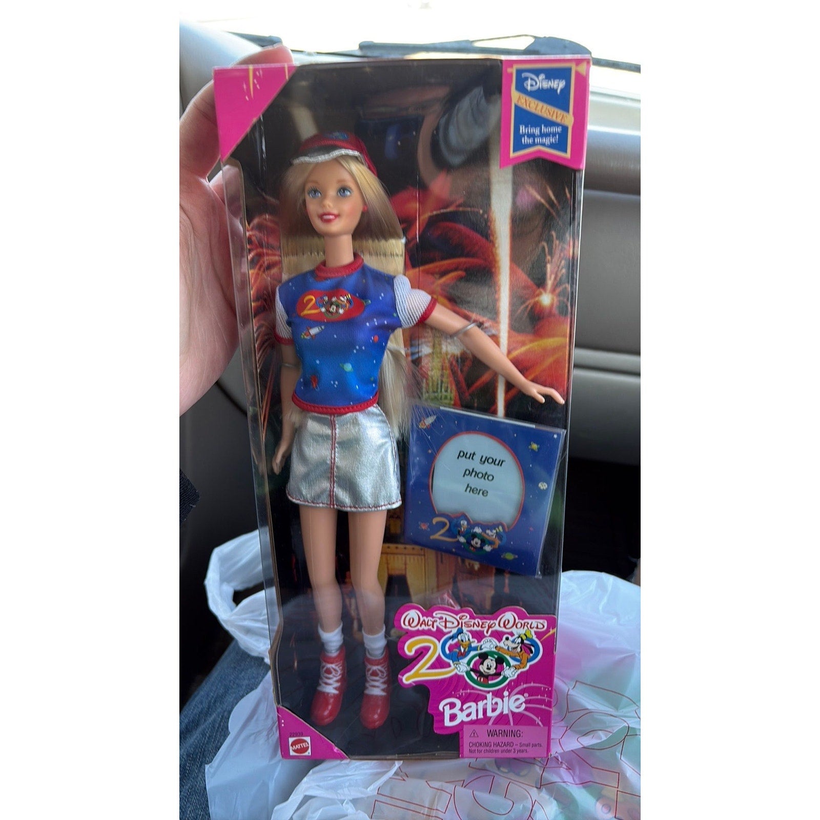 1998 Mattel Barbie Exclusive 2000 Walt Disney World Doll New Millennium #22939