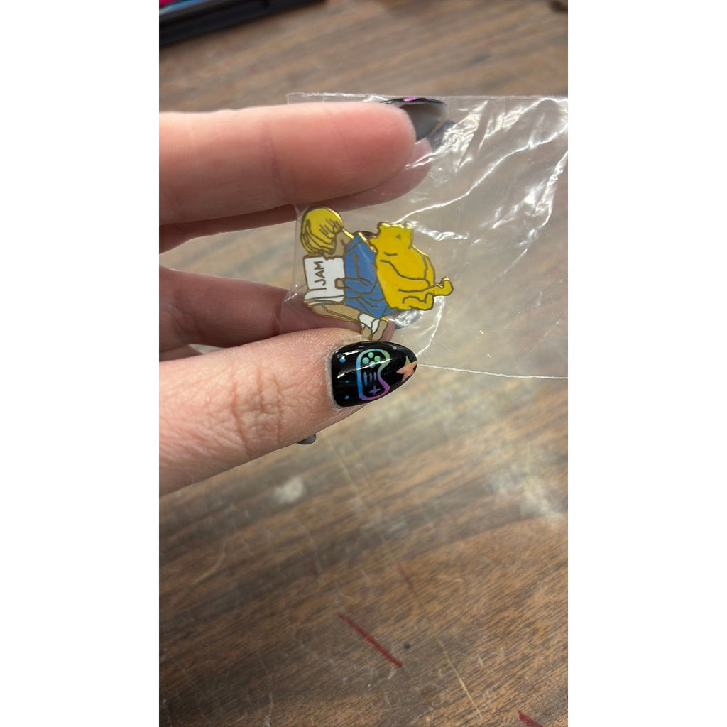 Winnie the Pooh Vintage Disney pins - lot of 2