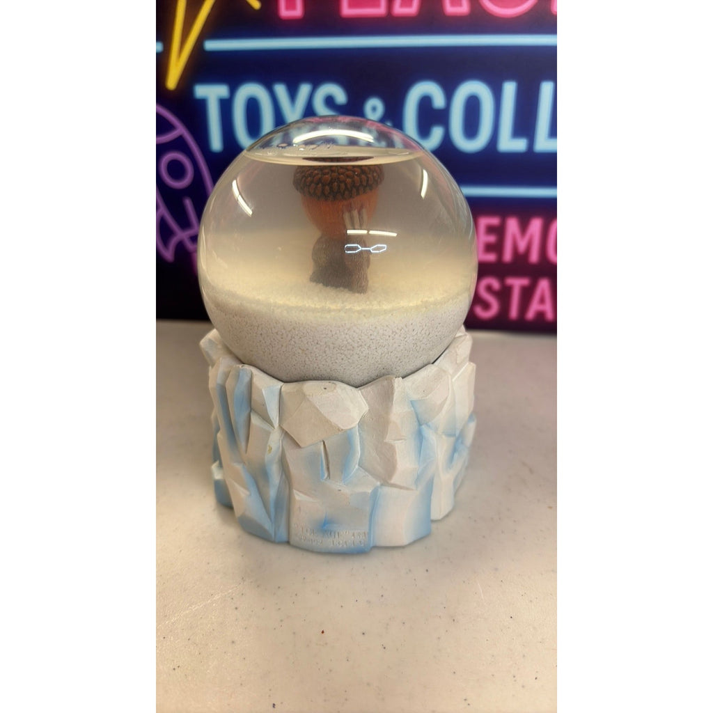 ICE AGE SNOWGLOBE SCRAT & NUT RARE LIMITED