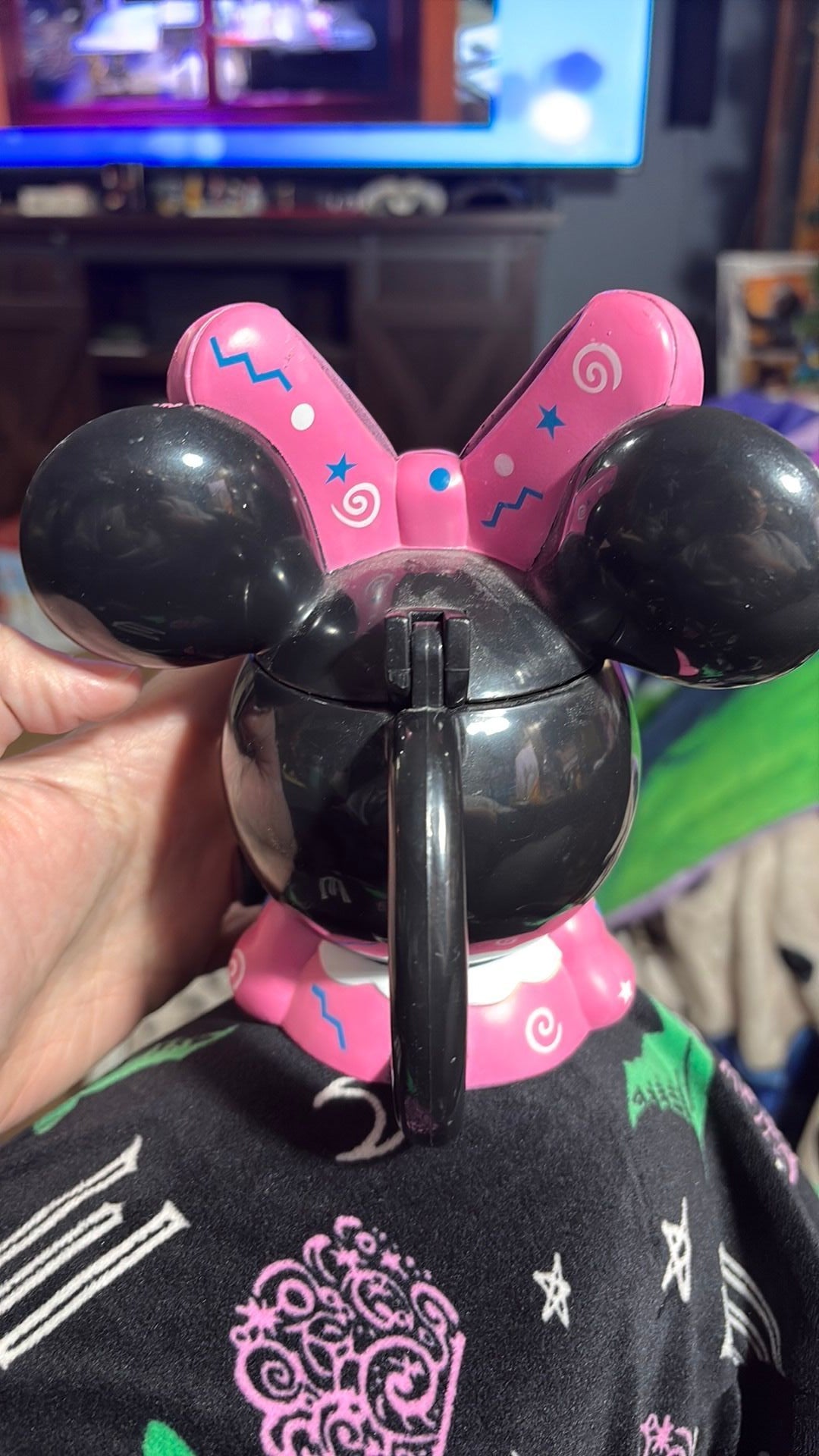 6B - Disney on Ice Minnie Mouse Pink Bow Mug Flip Top Lid Plastic Snow Conw Mug