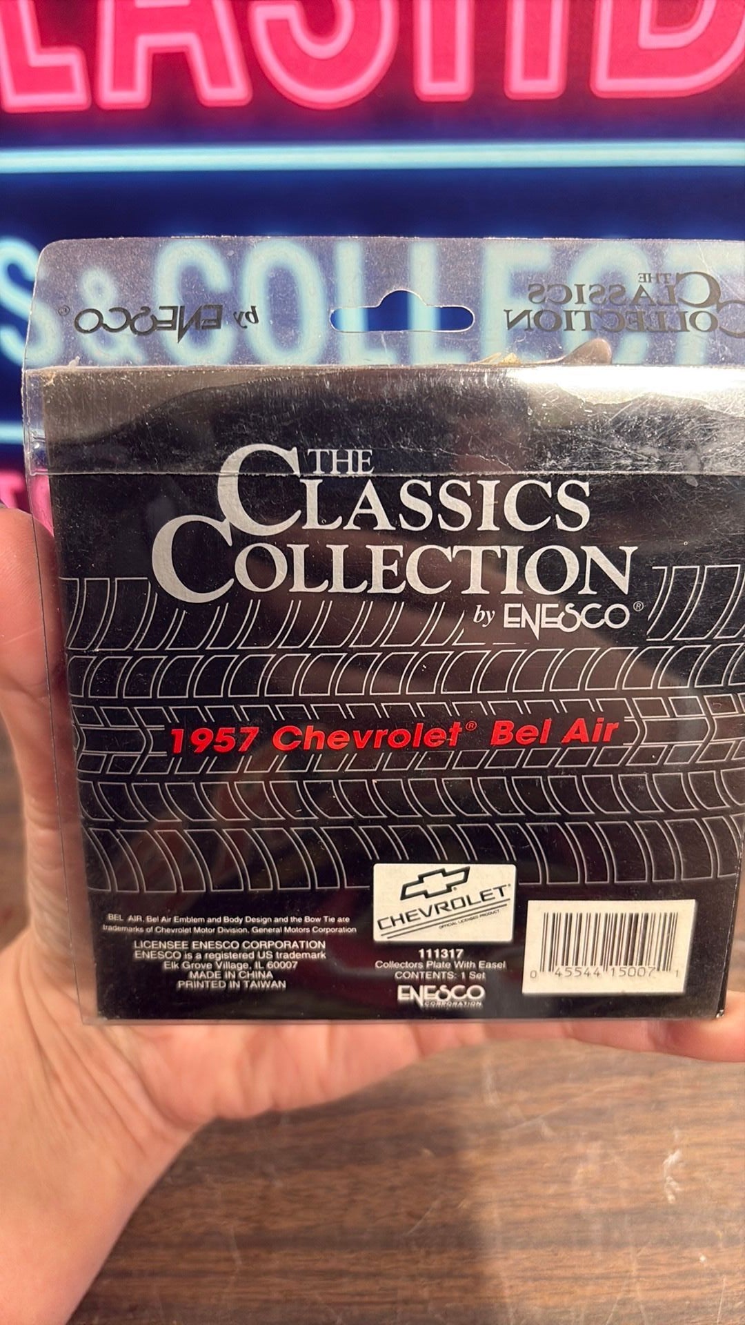 7C - 1994 ENESCO CLASSICS MINI COLLECTOR PLATE+STAND 1957 CHEVROLET BEL AIR BLUE NEW