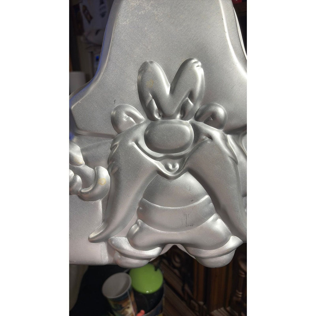 5D- 1981 Wilton Yosemite Sam Cake Mold Pan #502-2908 Looney Tunes - see photos