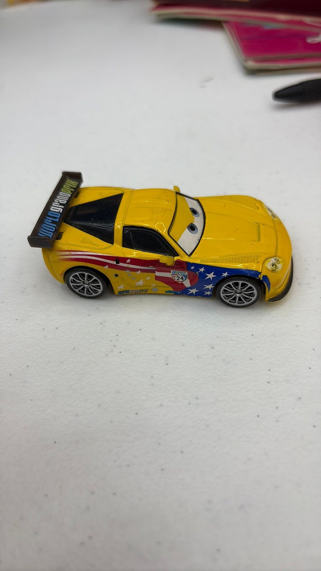 12B- Disney Pixar Cars 2 World Grand Prix Jeff Gorvette 1:55 Diecast Metal Race Car - see photos