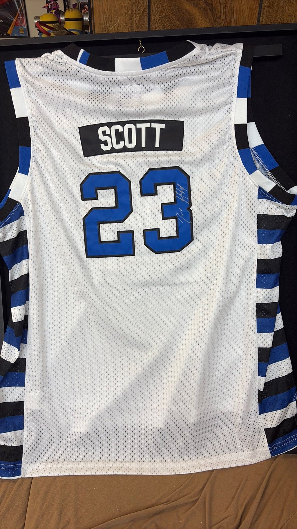 F- James Lafferty ‘One Tree Hill’ Autographed Jersey Nathan Scott #23 2XL