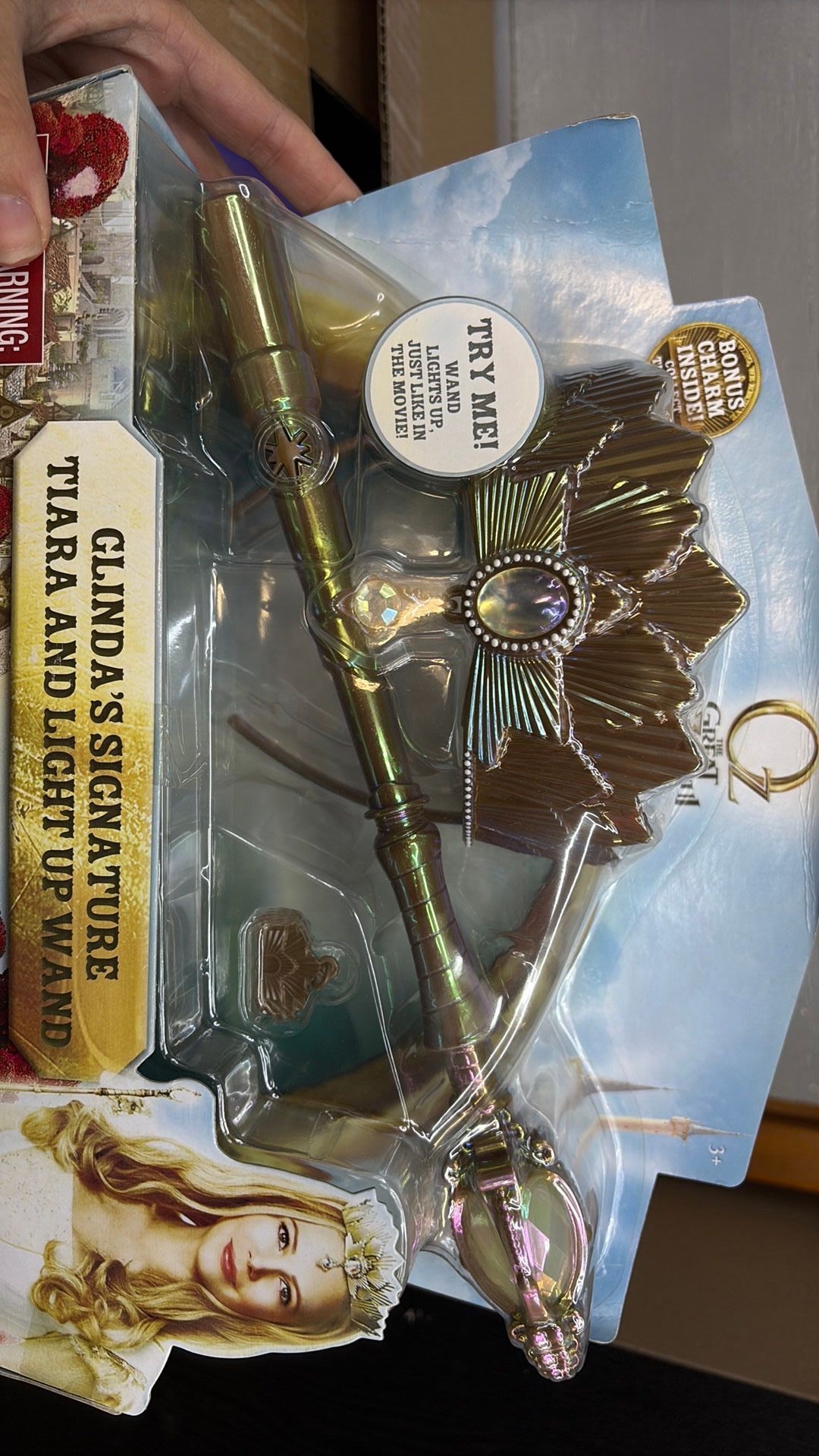 10B- DISNEY THE GREAT AND POWERFUL OZ GLINDAS Signature Tiara & Light Up Wand W Charm