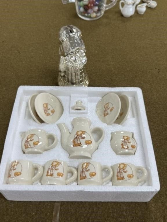 11C- Holly Hobbie Bank & Dish Set