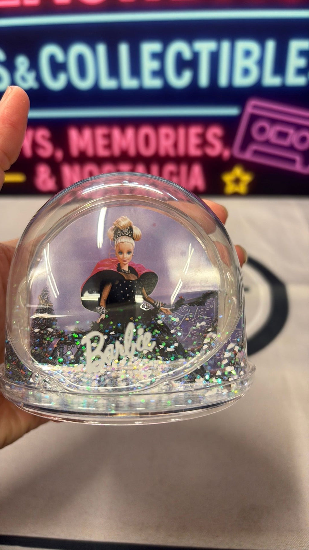 14C1- 1998 Barbie Holiday Christmas Snowglobe photo frame