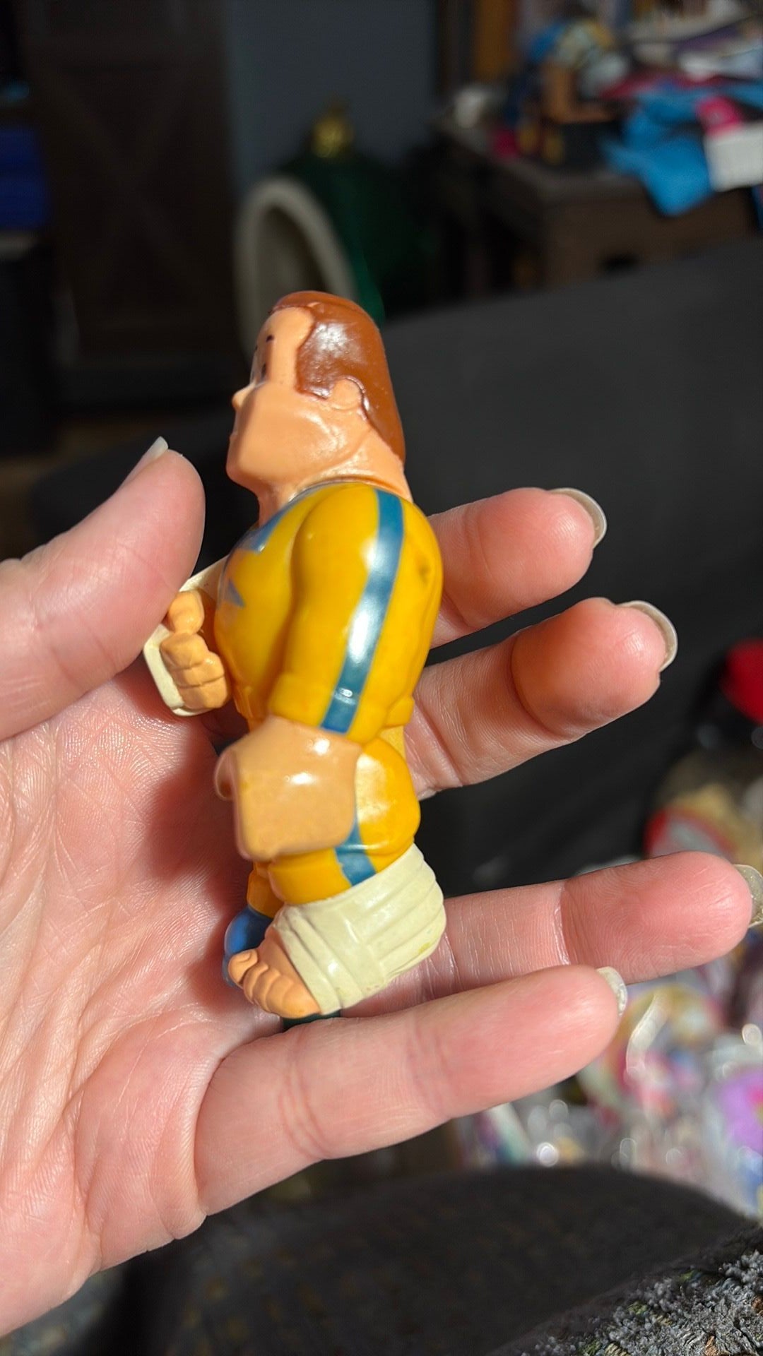 11B- 1981 Fisher Price Husky Helper Injured Man Action Figure Hopital Patient 3” Cast