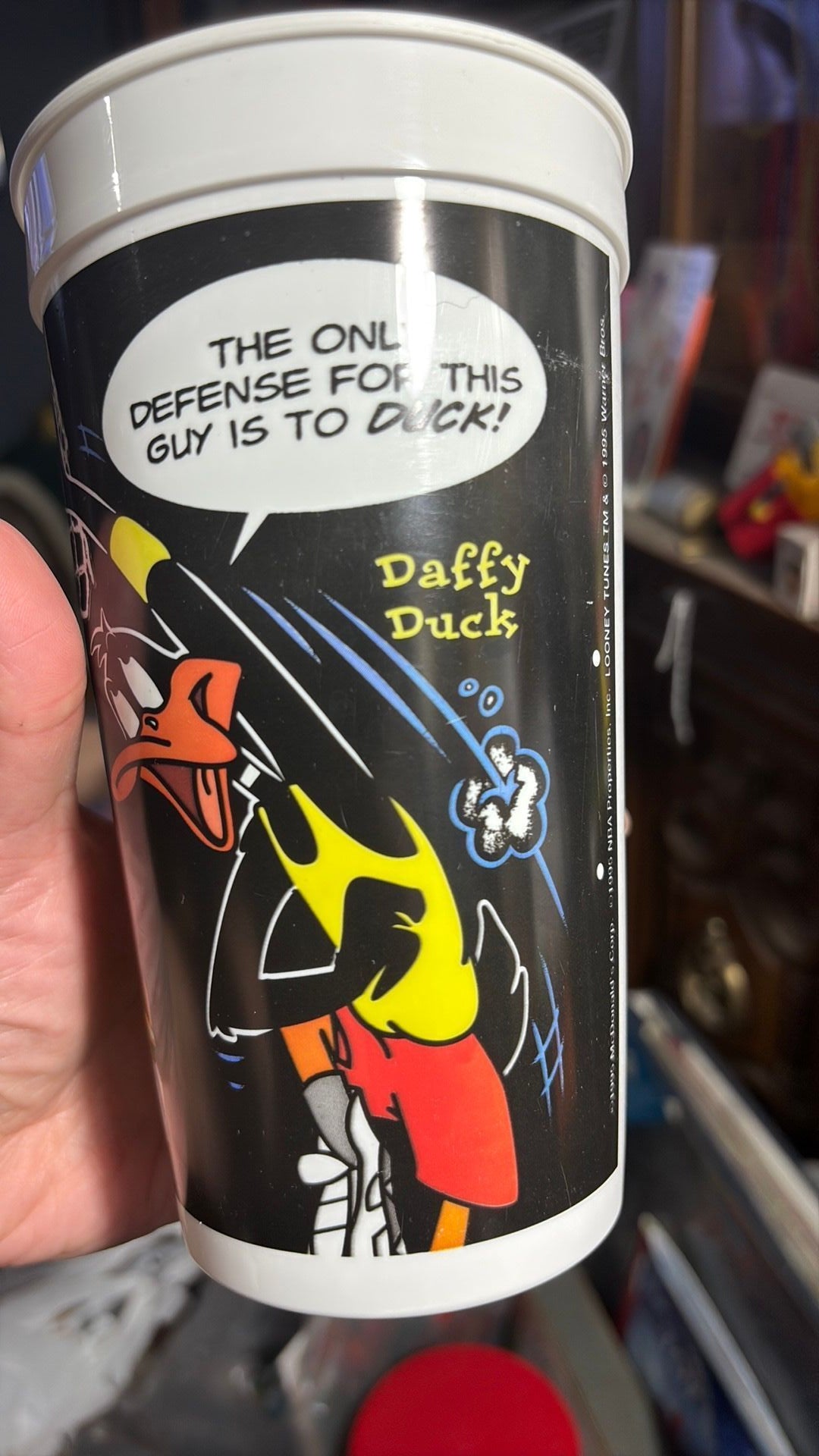 12B- Shawn Kemp Daffy Duck 1995 McDonald's Looney Tunes plastic drinking cup