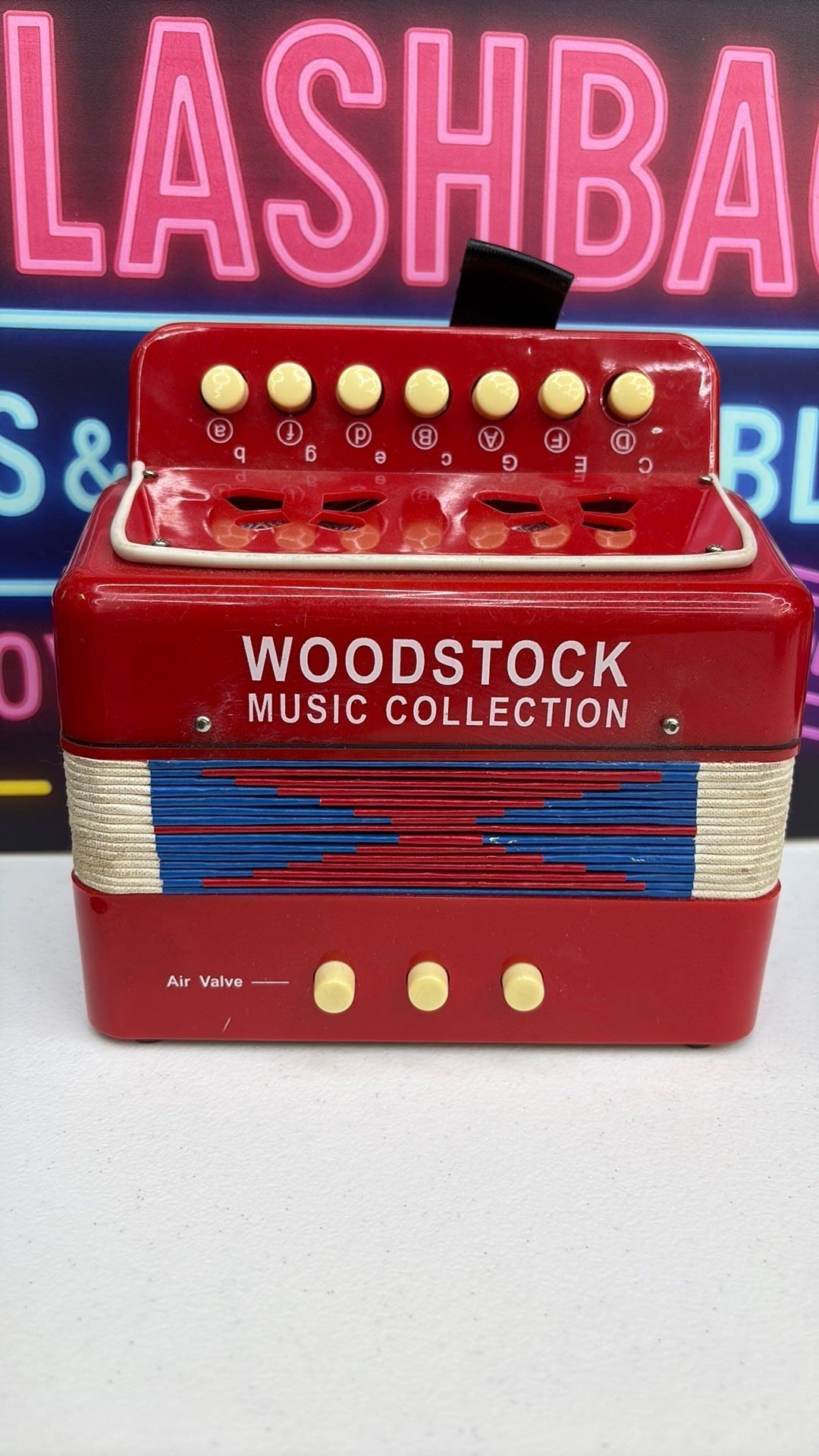 10C- VINTAGE RED ACCORDION WOODSTOCK MUSIC COLLECTION CHILD MUSIC INSTRUMENT