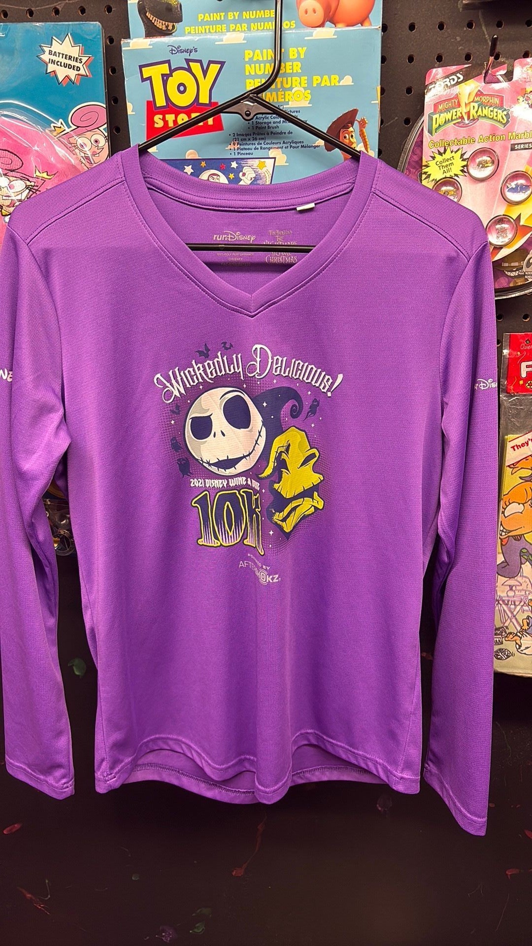 RunDisney 2021 Wine & Dine 10K Nightmare Before Christmas Race T-shirt Womens Medium