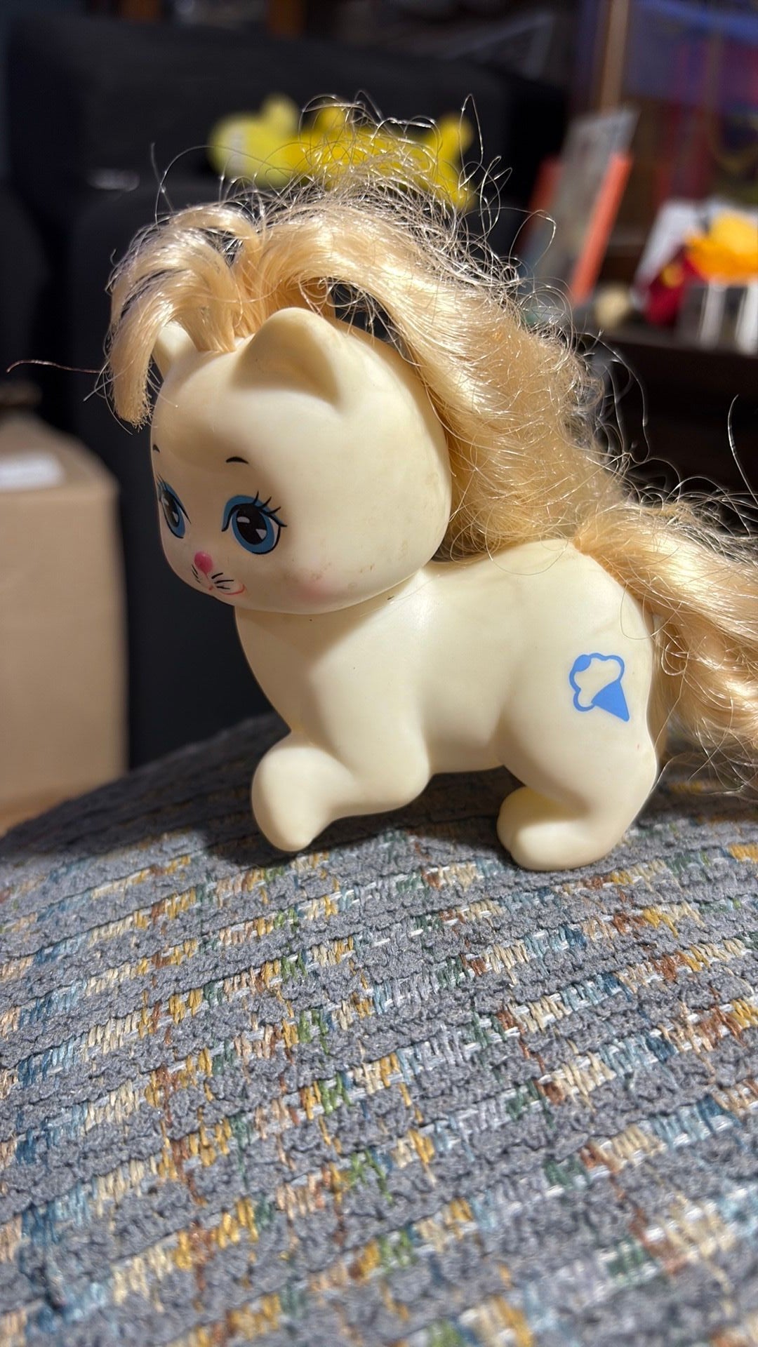 11B- My Pretty Little Kitty • Frosty Fur, 1989 Mattel Figurine