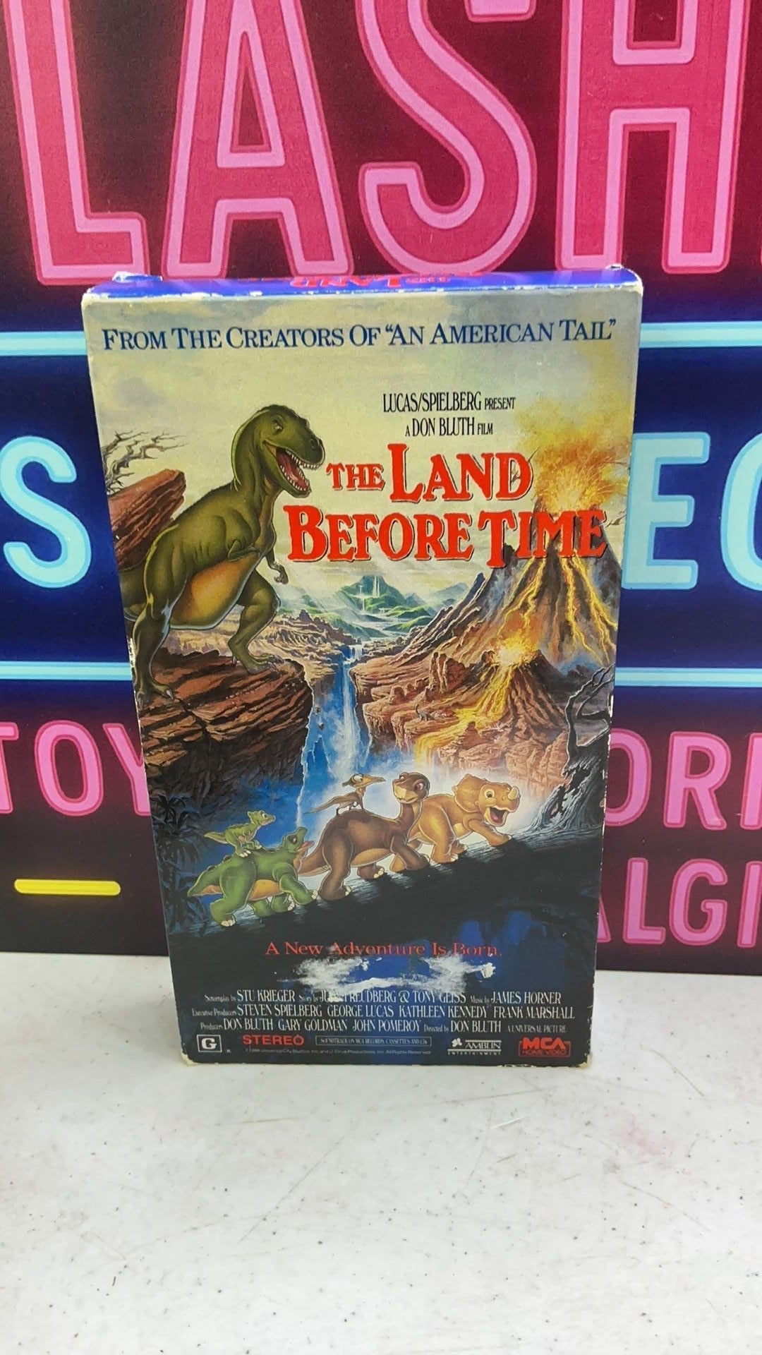 MCA Universal Home Video The Land Before Time VHS 1988 G NTSC English CC