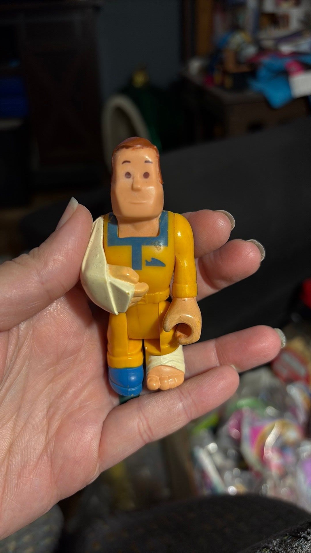 11B- 1981 Fisher Price Husky Helper Injured Man Action Figure Hopital Patient 3” Cast