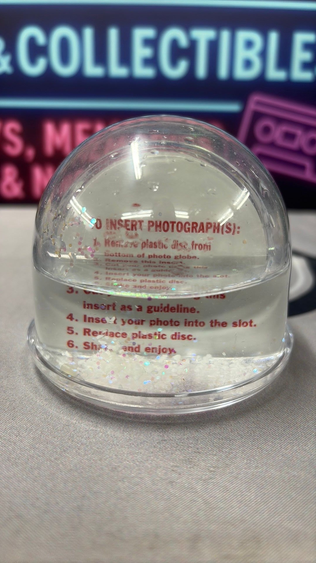 14C1- 1998 Barbie Holiday Christmas Snowglobe photo frame