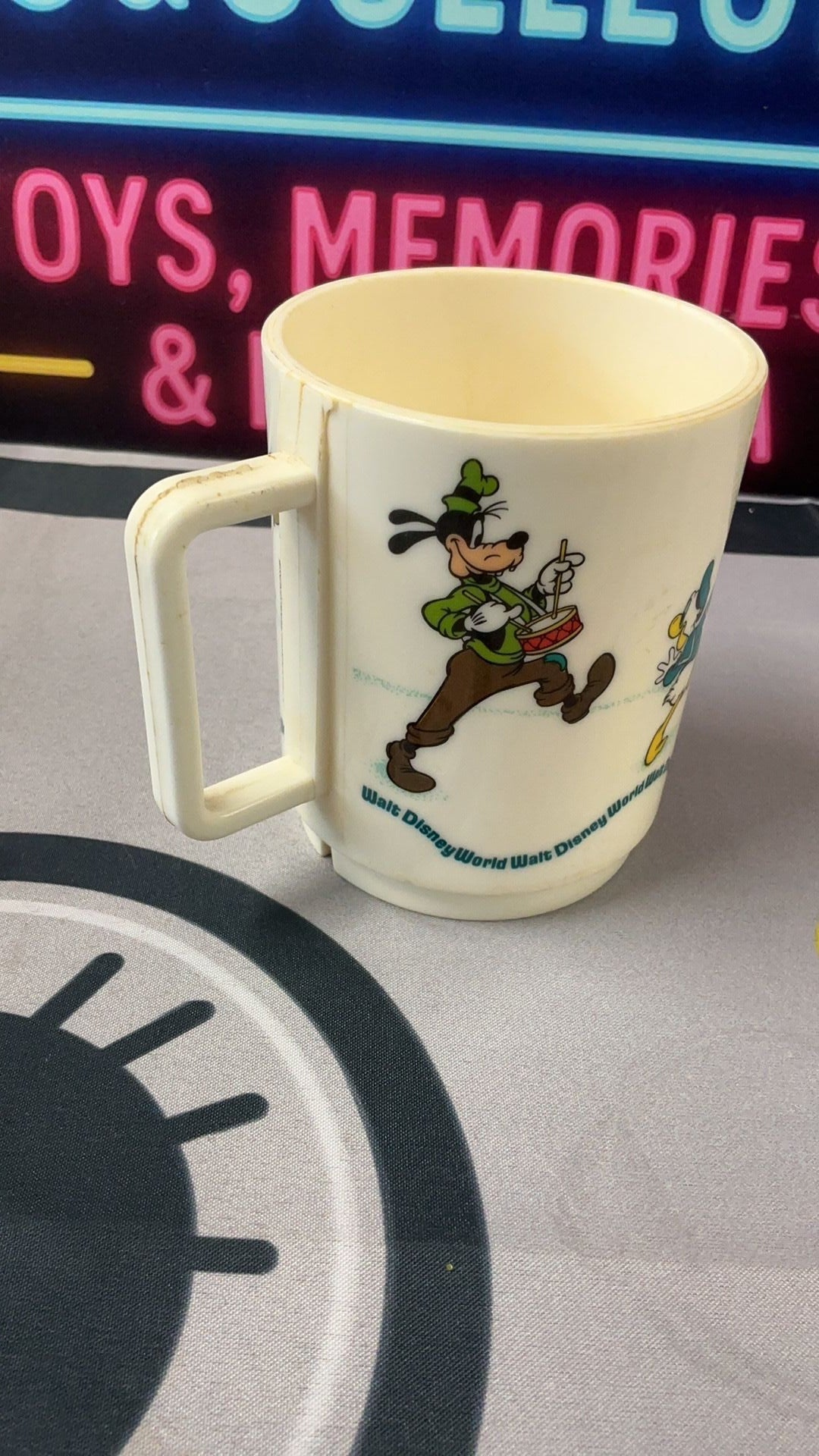 5B- Mickey Minnie Mouse Walt Disney World Deka Plastic Mug Cup 3.5" USA VTG - see photos