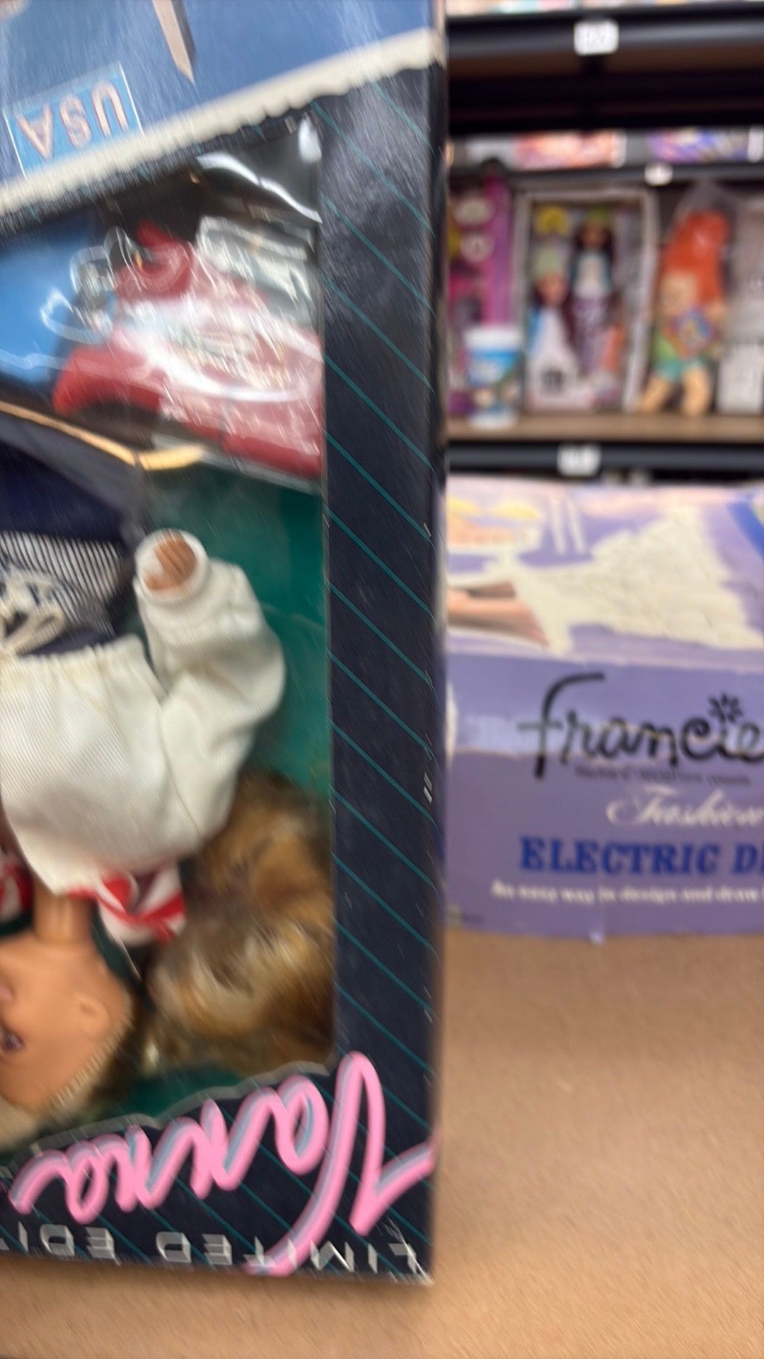 14D- Limited Edition Vanna White With Fashions (Home Shopping Network) Doll - New - white jacket