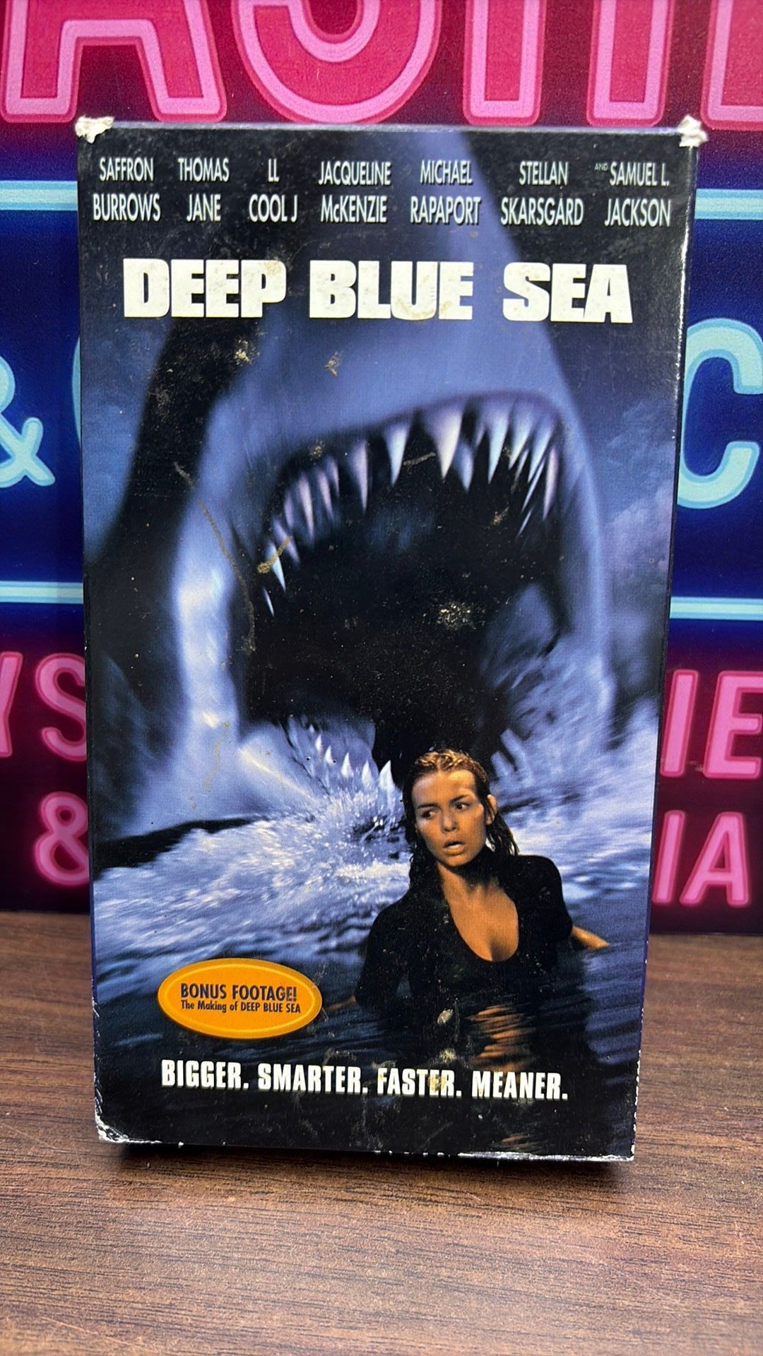 Deep Blue Sea (1999) VHS Sci-fi Thriller Thomas Jane Samuel L. Jackson