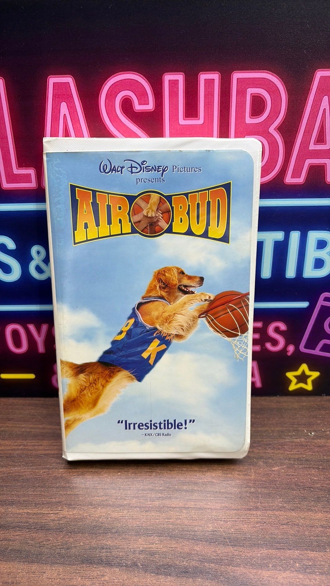 Walt Disney Home Video VHS Air Bud (1997) Family Comedy PG English NTSC