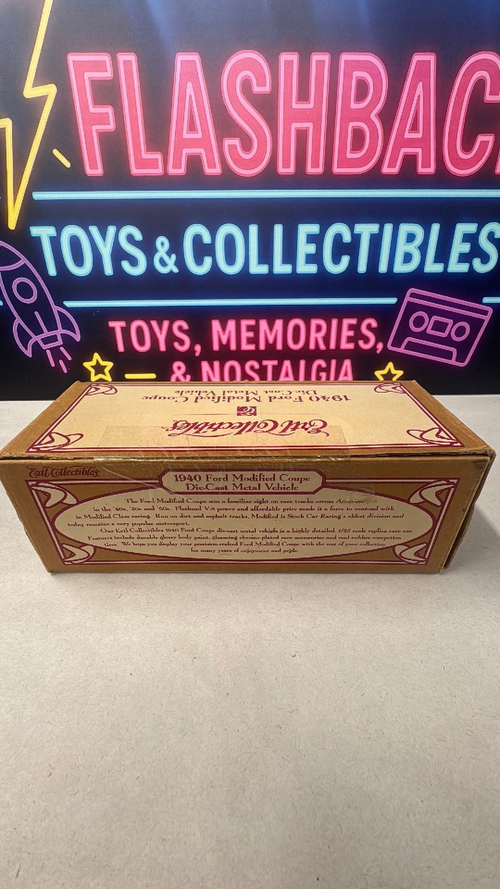 8B- Ertl Collectibles 1940 Ford Modified Coupe Bank Die-Cast Metal Vehicle