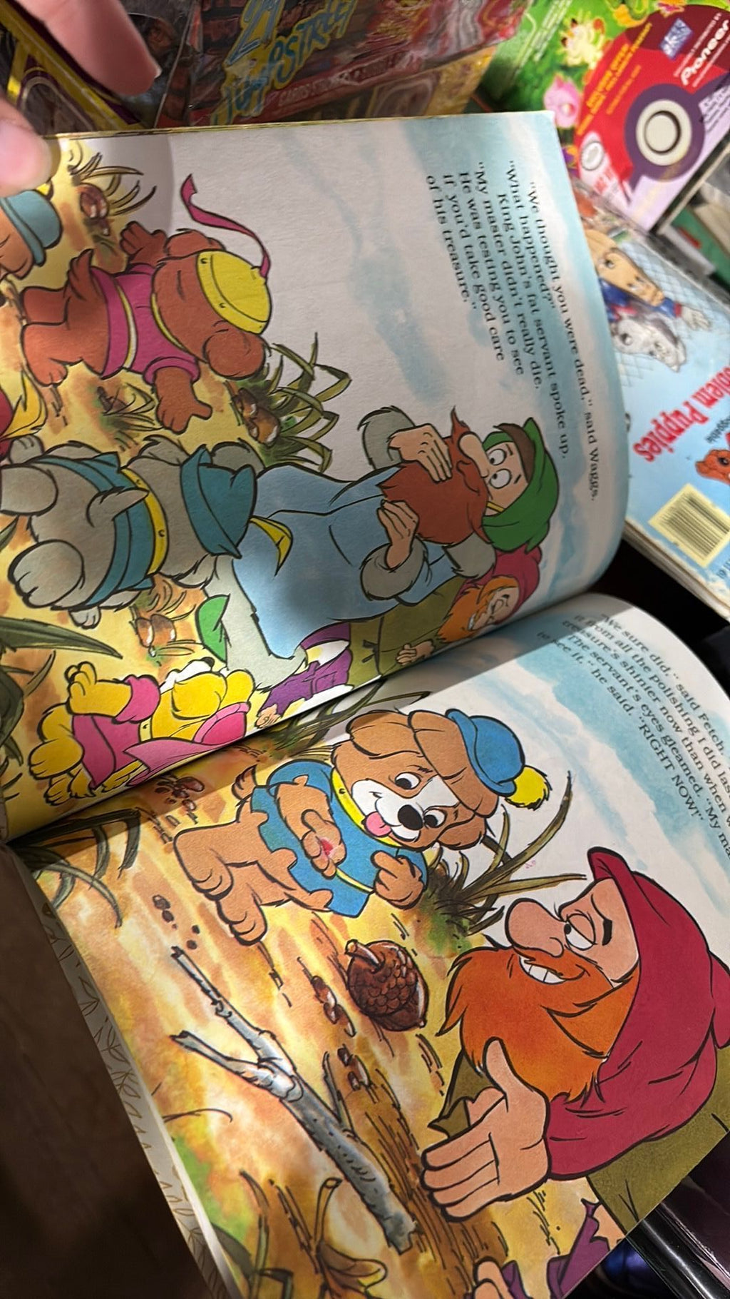 4B - The Biskitts in Double Trouble by Gina Ingoglia A Little Golden Book 1984