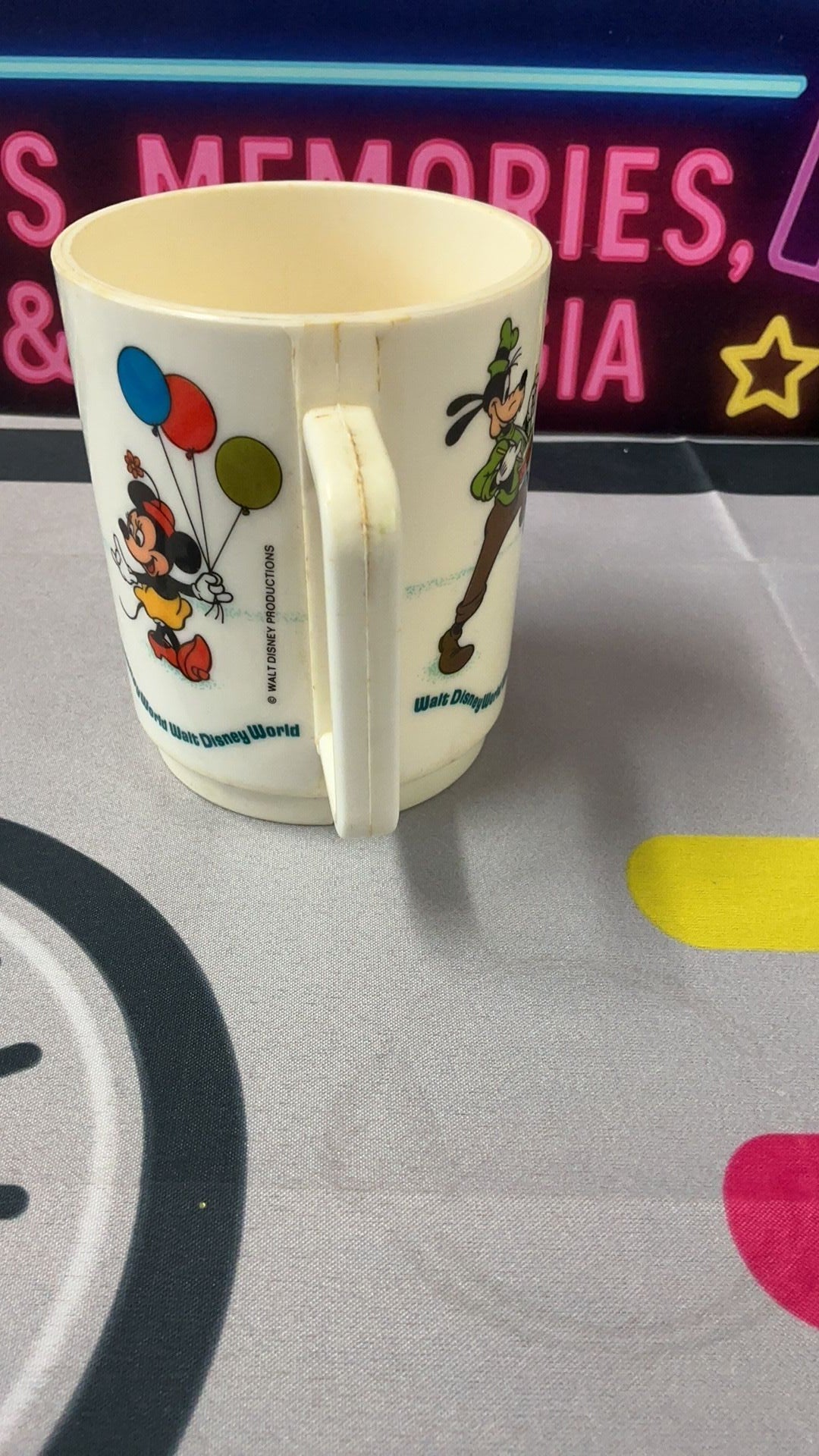 5B- Mickey Minnie Mouse Walt Disney World Deka Plastic Mug Cup 3.5" USA VTG - see photos