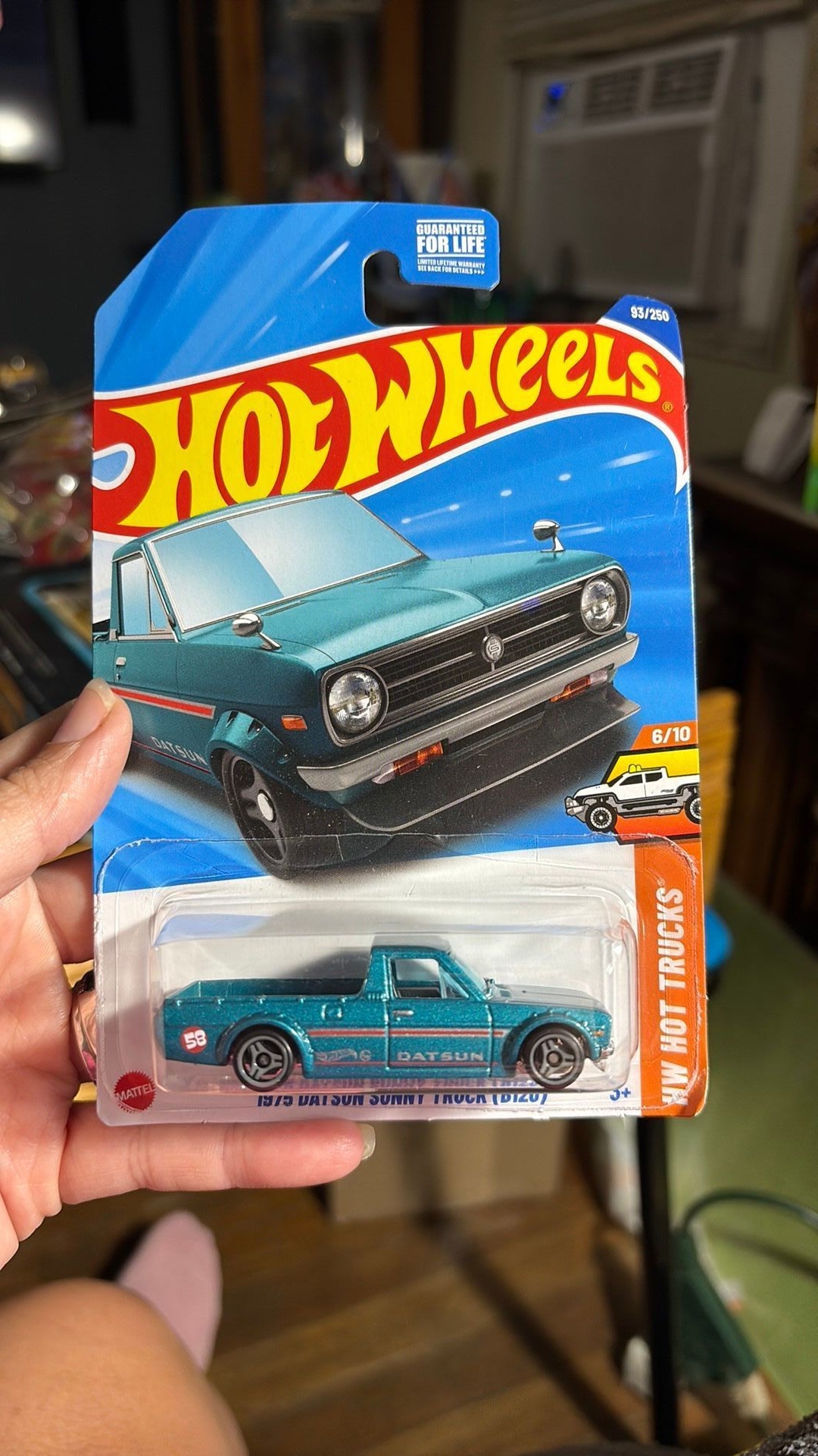 Hot Wheels HW Hot Trucks - 1975 Datsun Sunny Truck (B120)