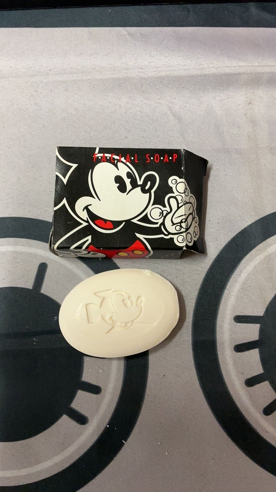 2B- Vintage Walt Disney World Resorts ~ Mickey Mouse Bath Soap ~ 2.2 oz NEW ~ Unused