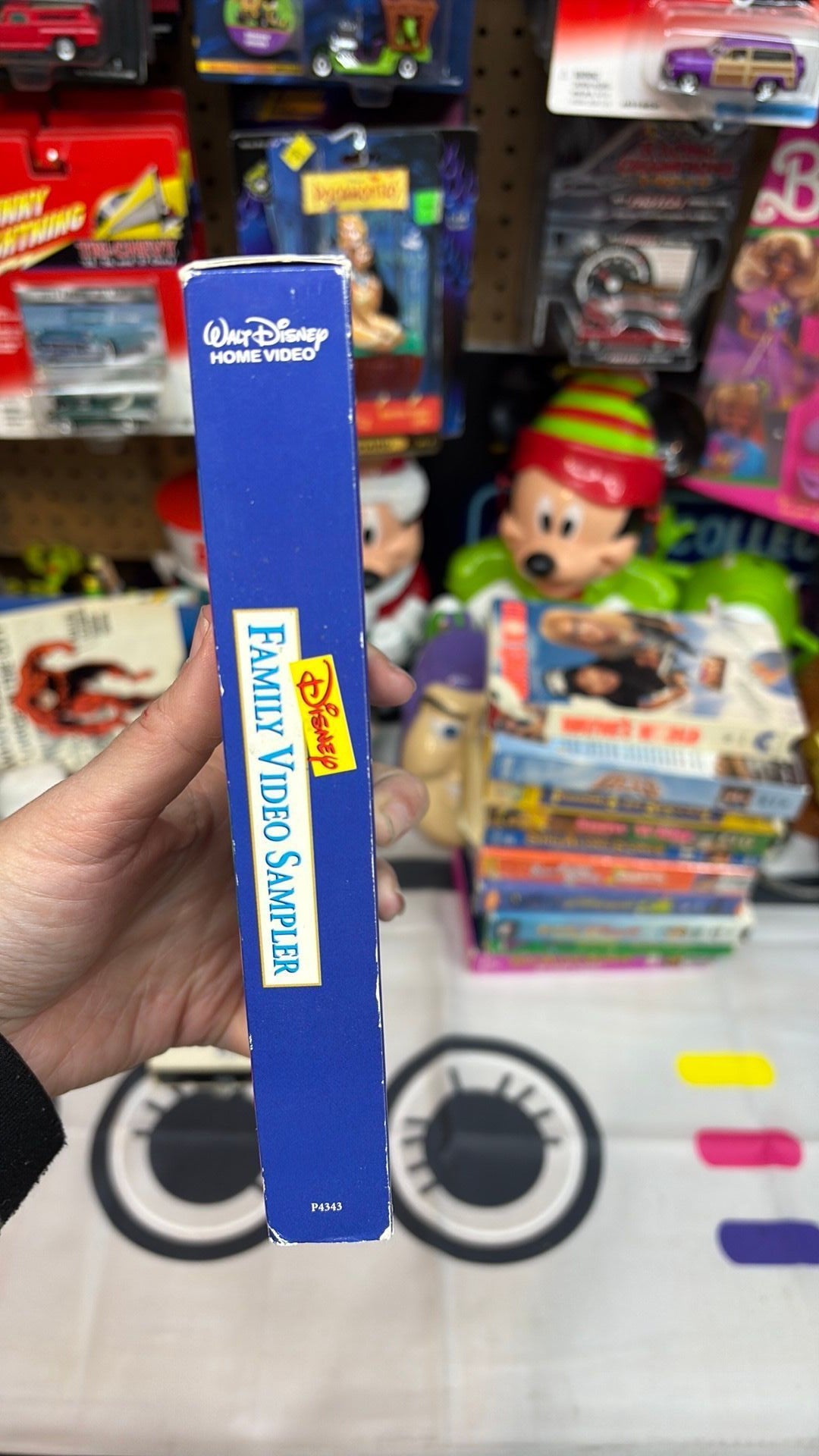 Walt Disney Family Toys R Us Video Sampler VHS Spot, Ariel, Mickey Mouse, Pooh