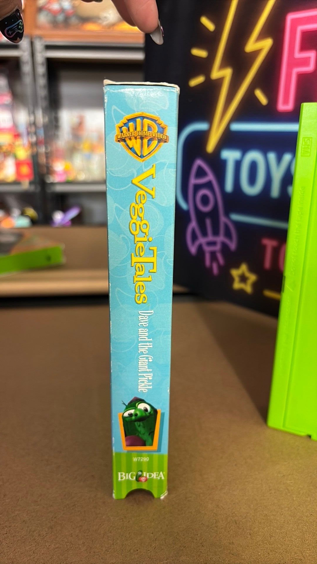 6D - VeggieTales Dave And The Giant Pickle A Lesson In Self Esteem VHS 1998