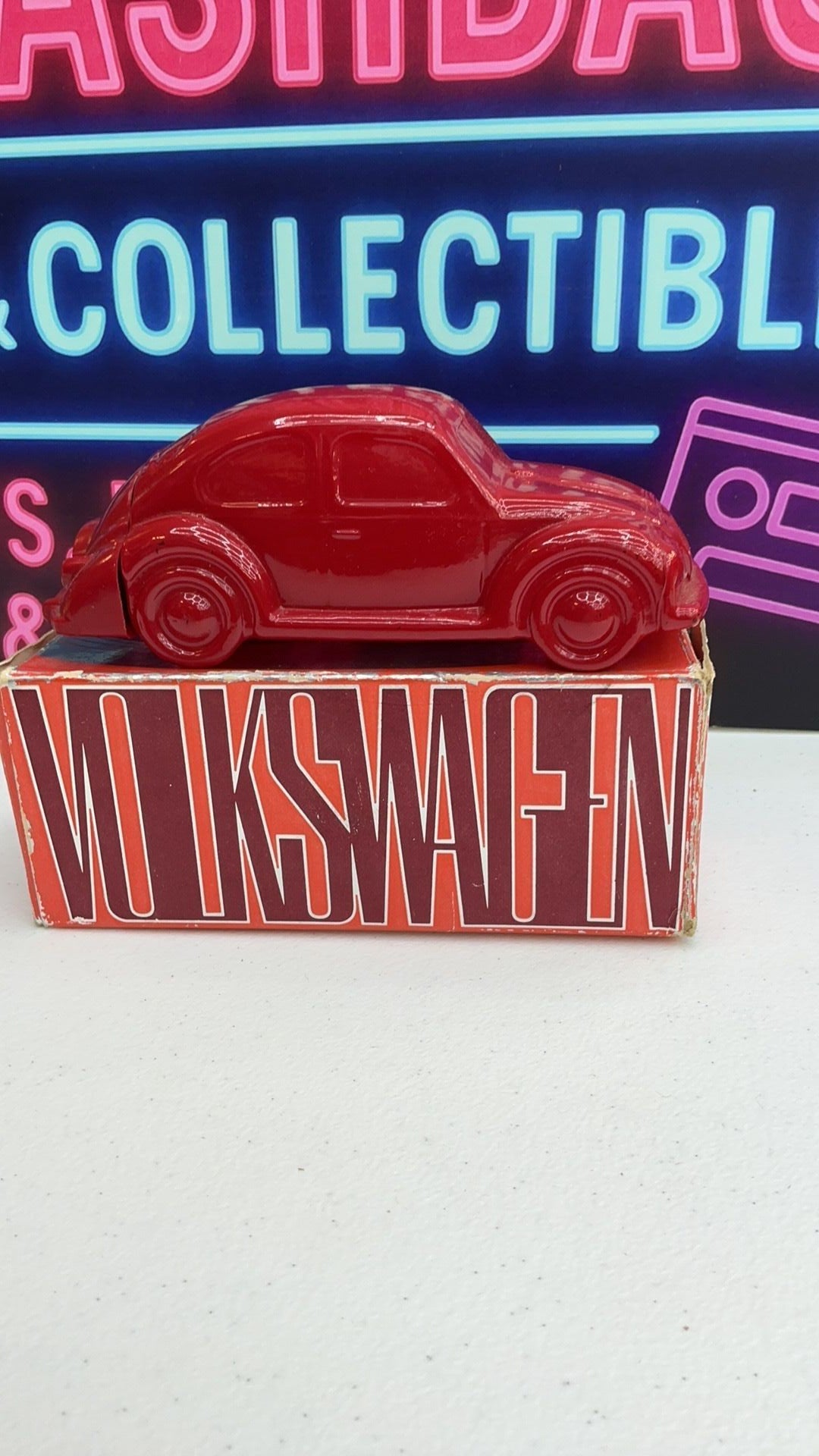 11C- Volkswagen Beetle Avon Decanter Bottle  After Shave Full Wild Country New In Box orange box