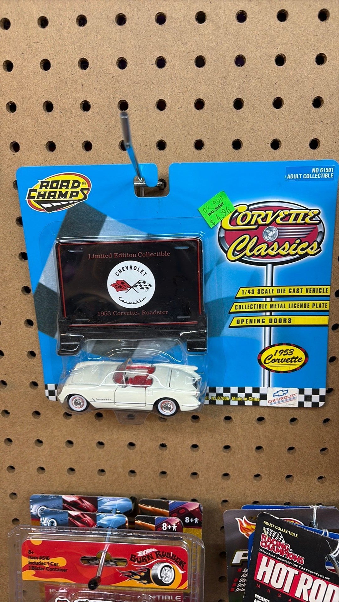 69 ROAD CHAMPS 1/43 DIE-CAST SEALED 1953 CORVETTE COLLECTIBLE CAR & LICENSE PLATE