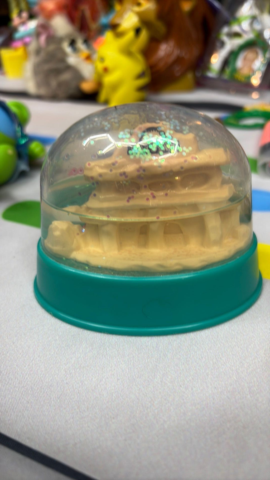 3B - ‘The whole family stays at Days’  1994 Days Inn The Flintstones Snow Globe