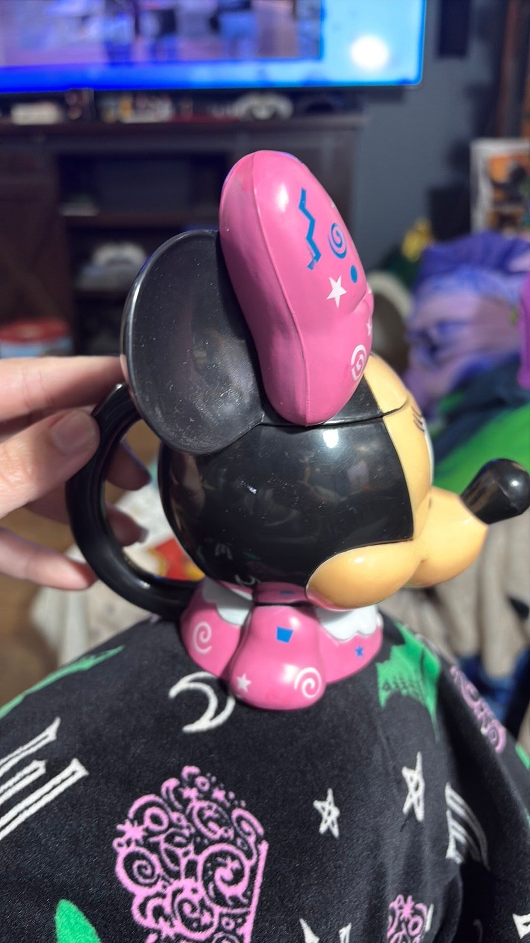 6B - Disney on Ice Minnie Mouse Pink Bow Mug Flip Top Lid Plastic Snow Conw Mug