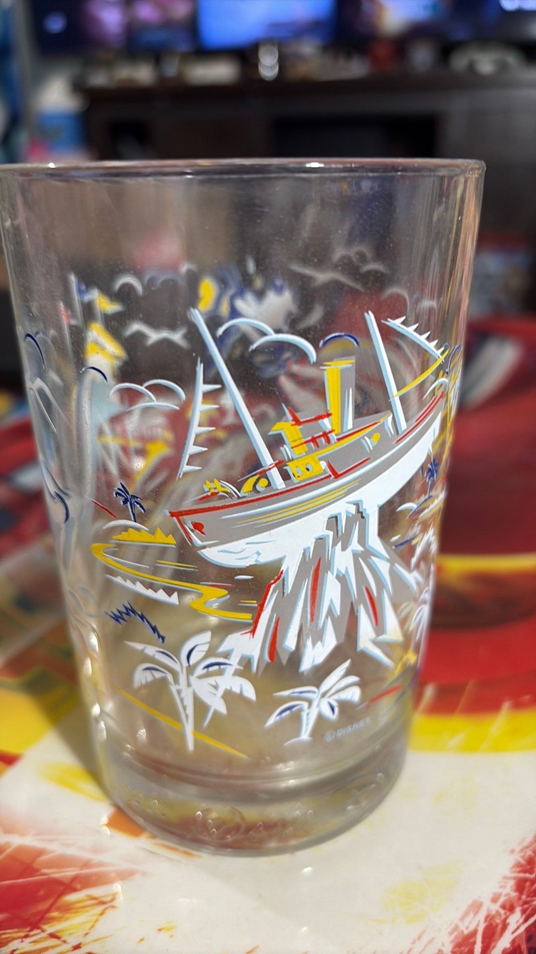 1996 Goofy Walt Disney World 25th Anniversary Beach Glass McDonalds Typhoon