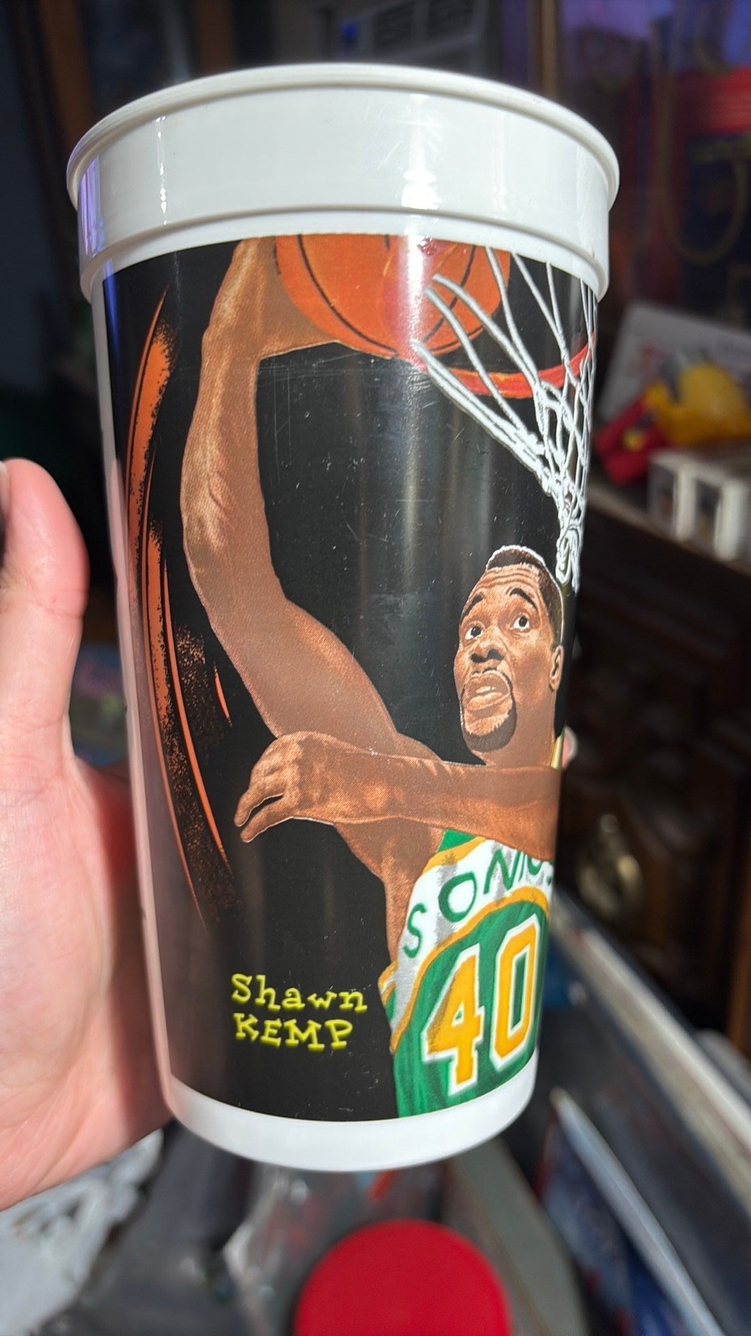 12B- Shawn Kemp Daffy Duck 1995 McDonald's Looney Tunes plastic drinking cup