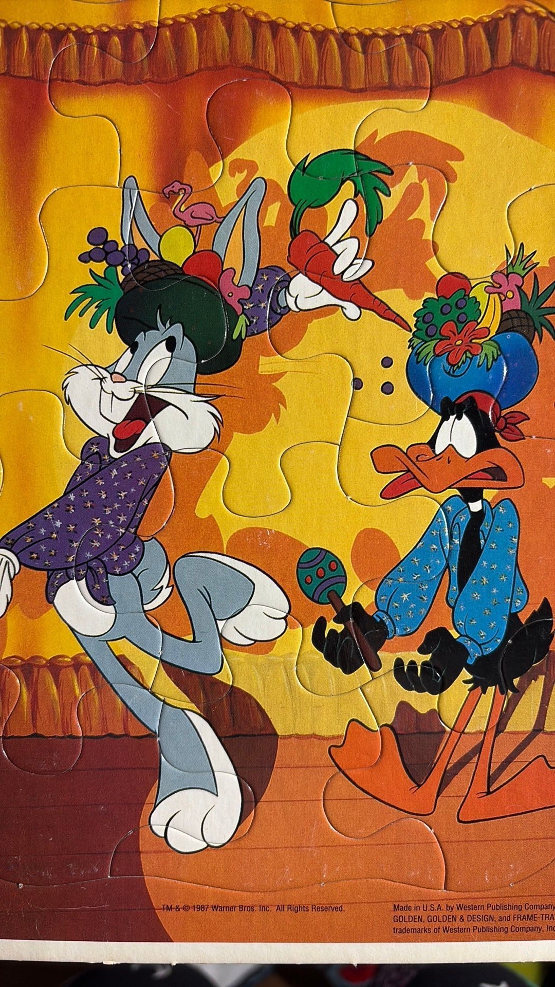 3C - Vintage 1987 Bugs Bunny & Daffy Duck 12 Piece Golden Frame Tray Puzzle 4512A-8