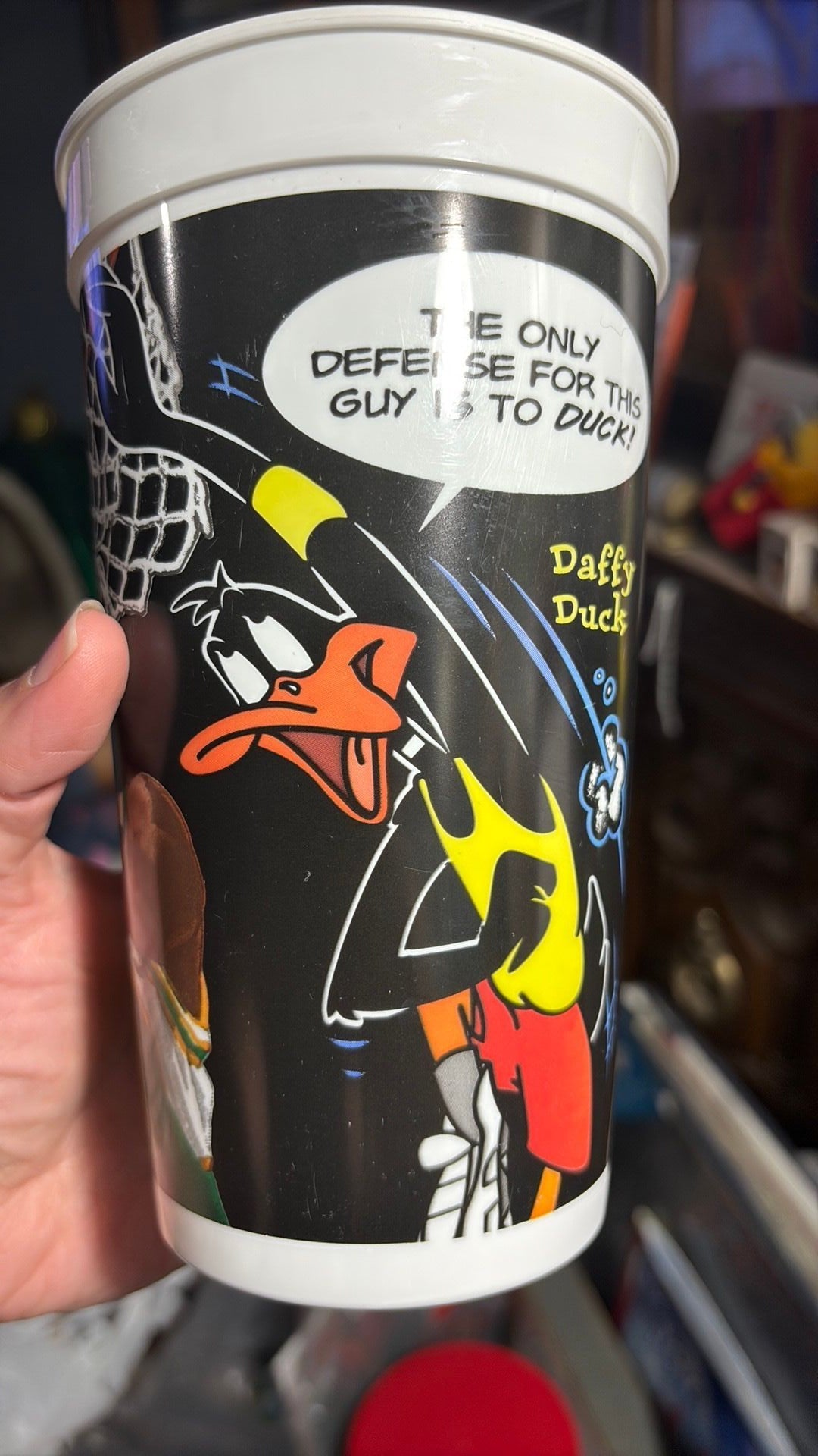 12B- Shawn Kemp Daffy Duck 1995 McDonald's Looney Tunes plastic drinking cup
