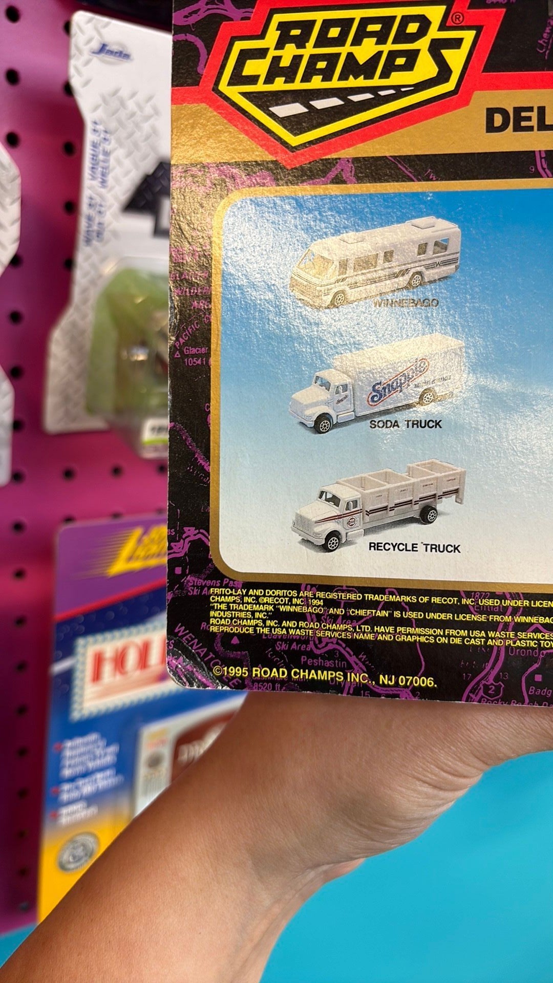 PW- Road Champs Deluxe Series Snapple Delivery Truck~ Carded 1995 1/64 Die Cast