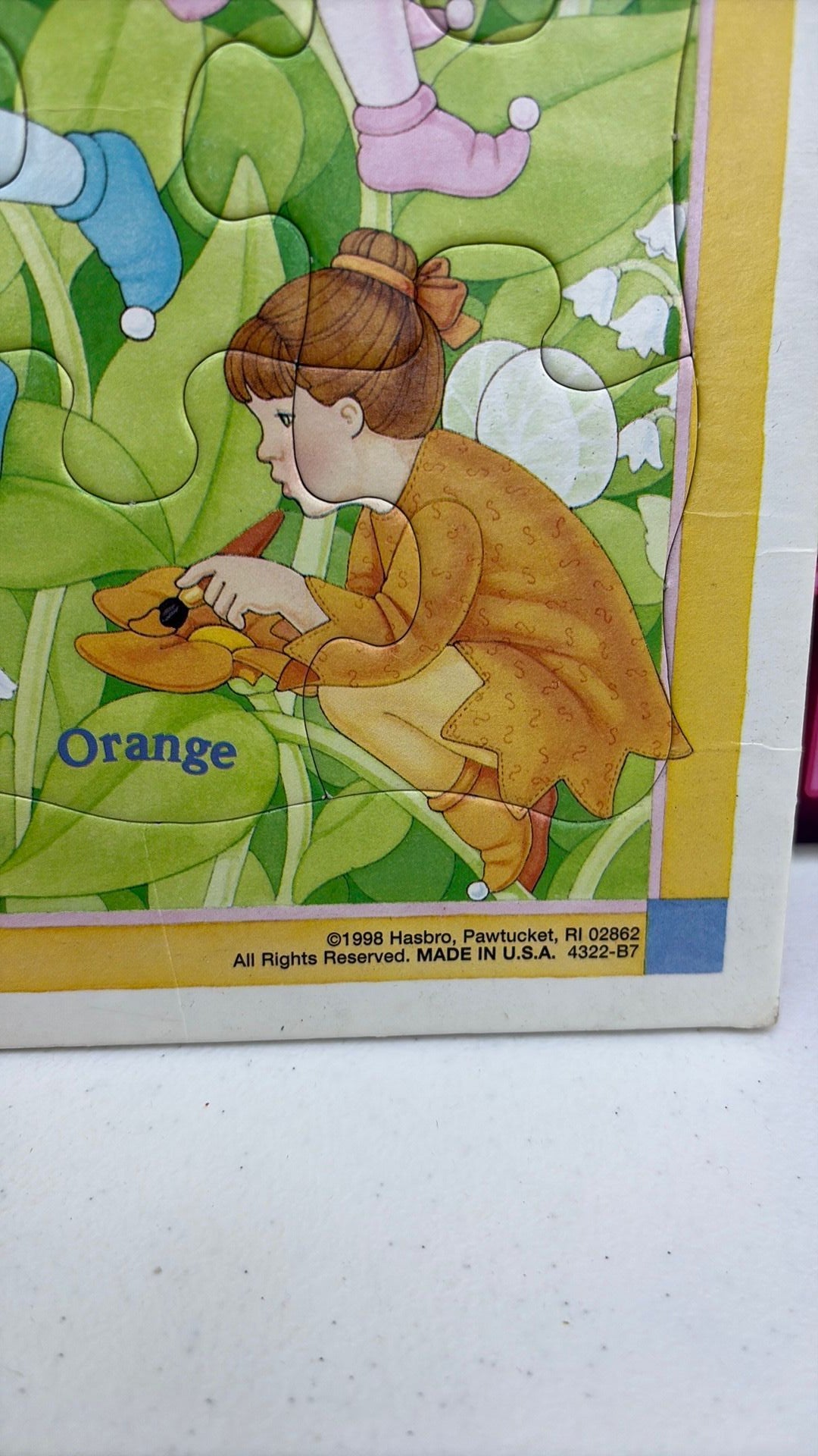 4B- Milton Bradley "What Color Am I?" puzzle, released in 1998