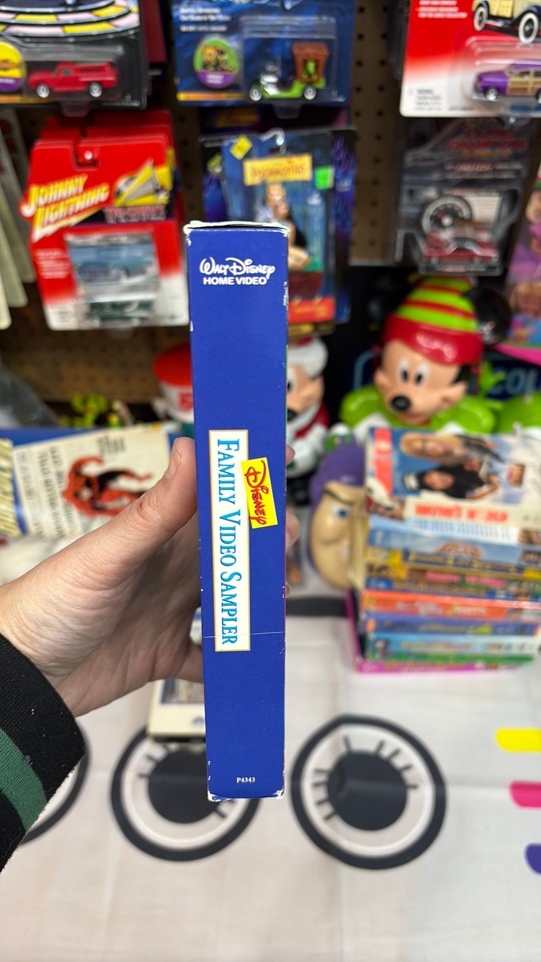 Walt Disney Family Toys R Us Video Sampler VHS Spot, Ariel, Mickey Mouse, Pooh