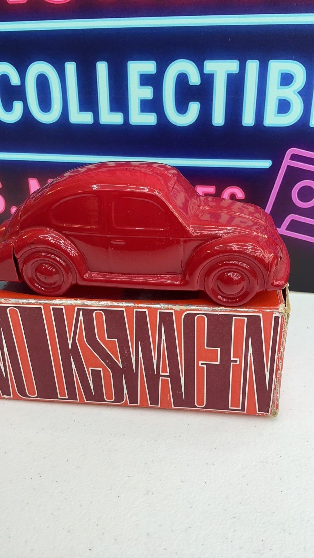 11C- Volkswagen Beetle Avon Decanter Bottle  After Shave Full Wild Country New In Box orange box