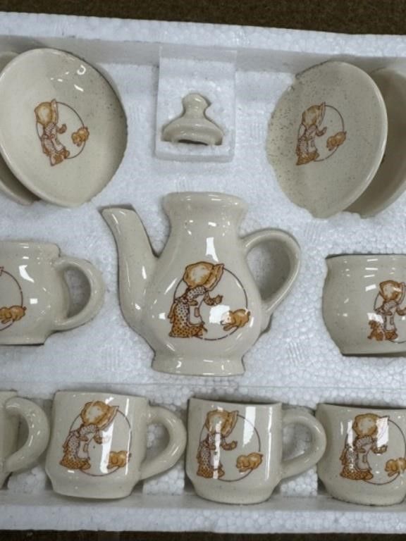 11C- Holly Hobbie Bank & Dish Set