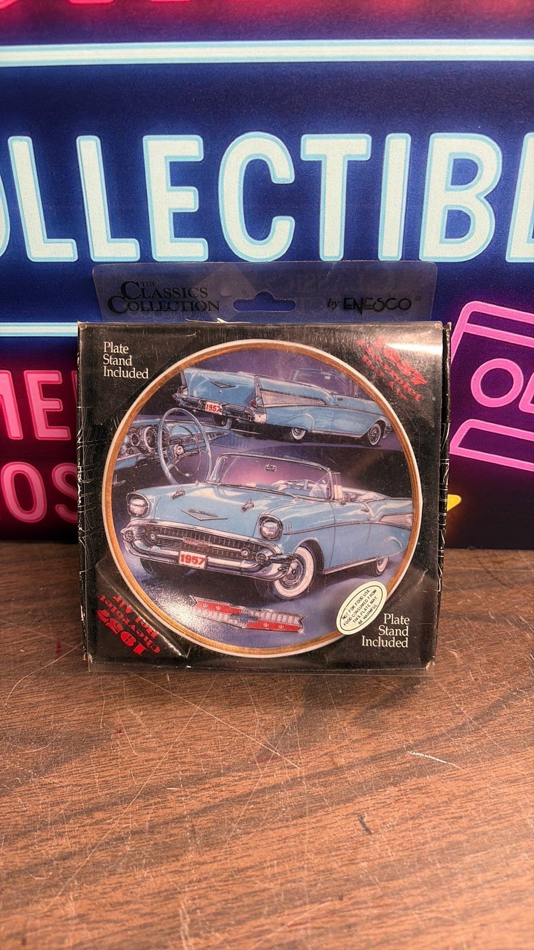 7C - 1994 ENESCO CLASSICS MINI COLLECTOR PLATE+STAND 1957 CHEVROLET BEL AIR BLUE NEW