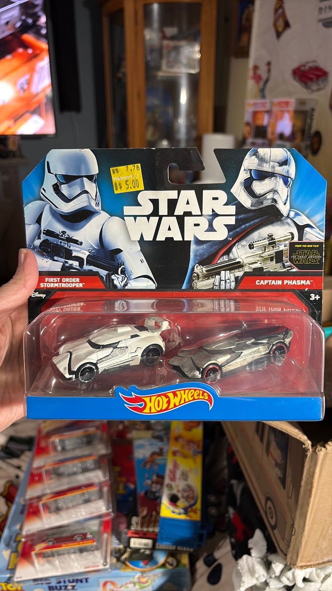 PR2- Hot Wheels First Order Stormtrooper Captain Phasma Star Wars 2-Pack Car New Box