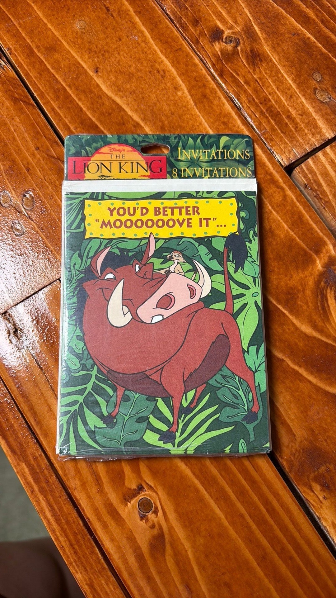 2B- Hallmark Disney Lion King Pumba Timone 8 Birthday Invitations and Envelopes NEW